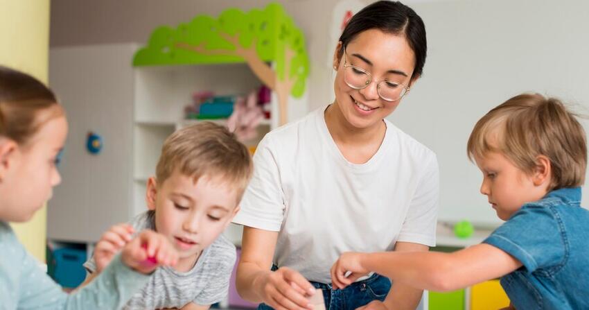 Navigating In-Home Daycare Costs: Weekly Expense Breakdown Guide